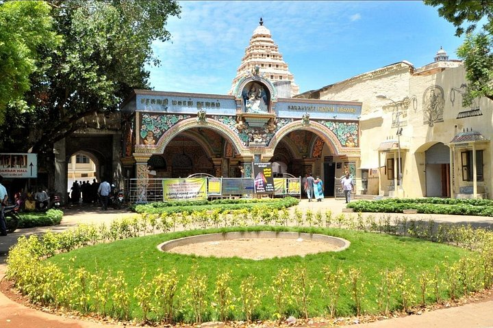 Visit Brihadeeswara Temple, Saraswati Library, Palace And Gallery In Thanjavur - Photo 1 of 6