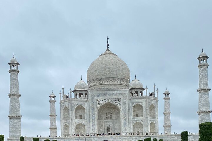 Visit Taj Mahal - Photo 1 of 8