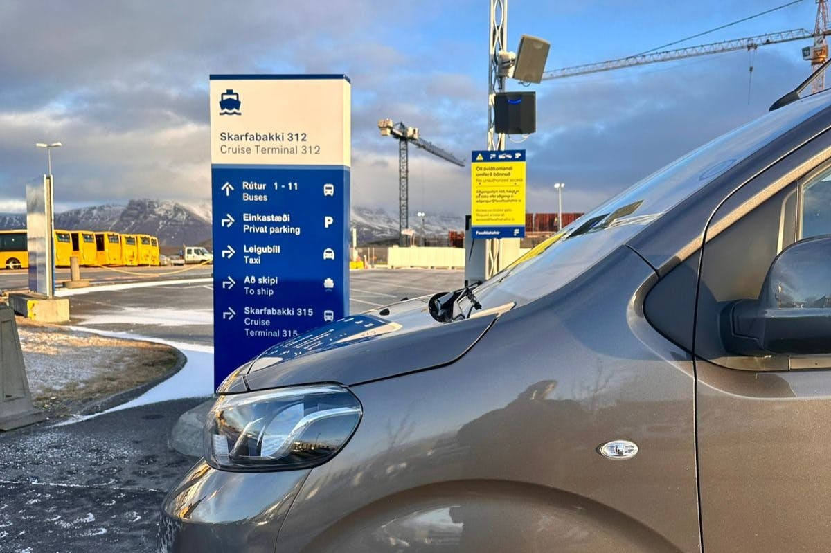 Blue Lagoon: One-way Private Transfer from Skarfabakki Cruise Terminal - Photo 1 of 6