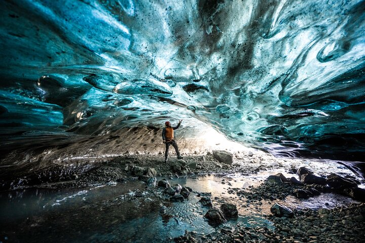 Jökulsárlón: Visit a Natural Blue Ice Cave - Photo 1 of 7