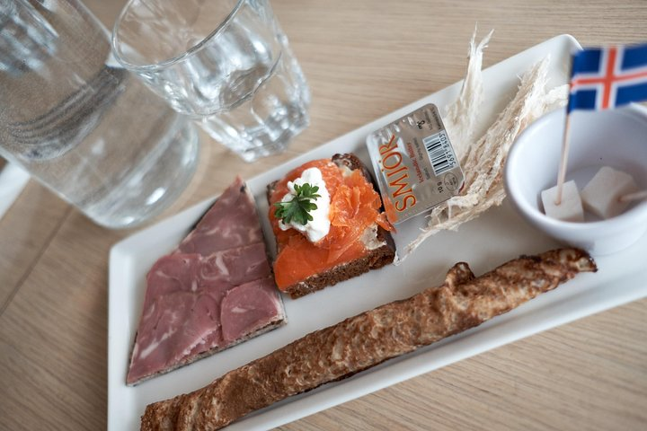 Reykjavik Foodie Tour Food and Beer Tasting