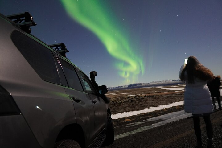 Northern Lights In luxury off-road SUV with Photos and Treats  - Photo 1 of 8