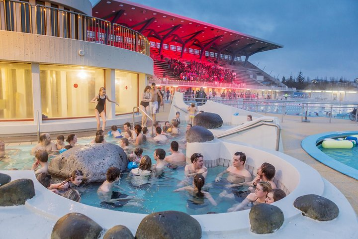 Relaxing in geothermal pools the Reykjavik City Card opens doors to unforgettable experiences offering free entry to attractions and seamless public transport across the city’s scenic spots.