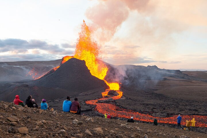 Small Group Private Volcano Hike with Lunch - Photo 1 of 5