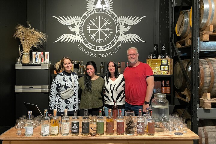 Happy tipsy Travelers 