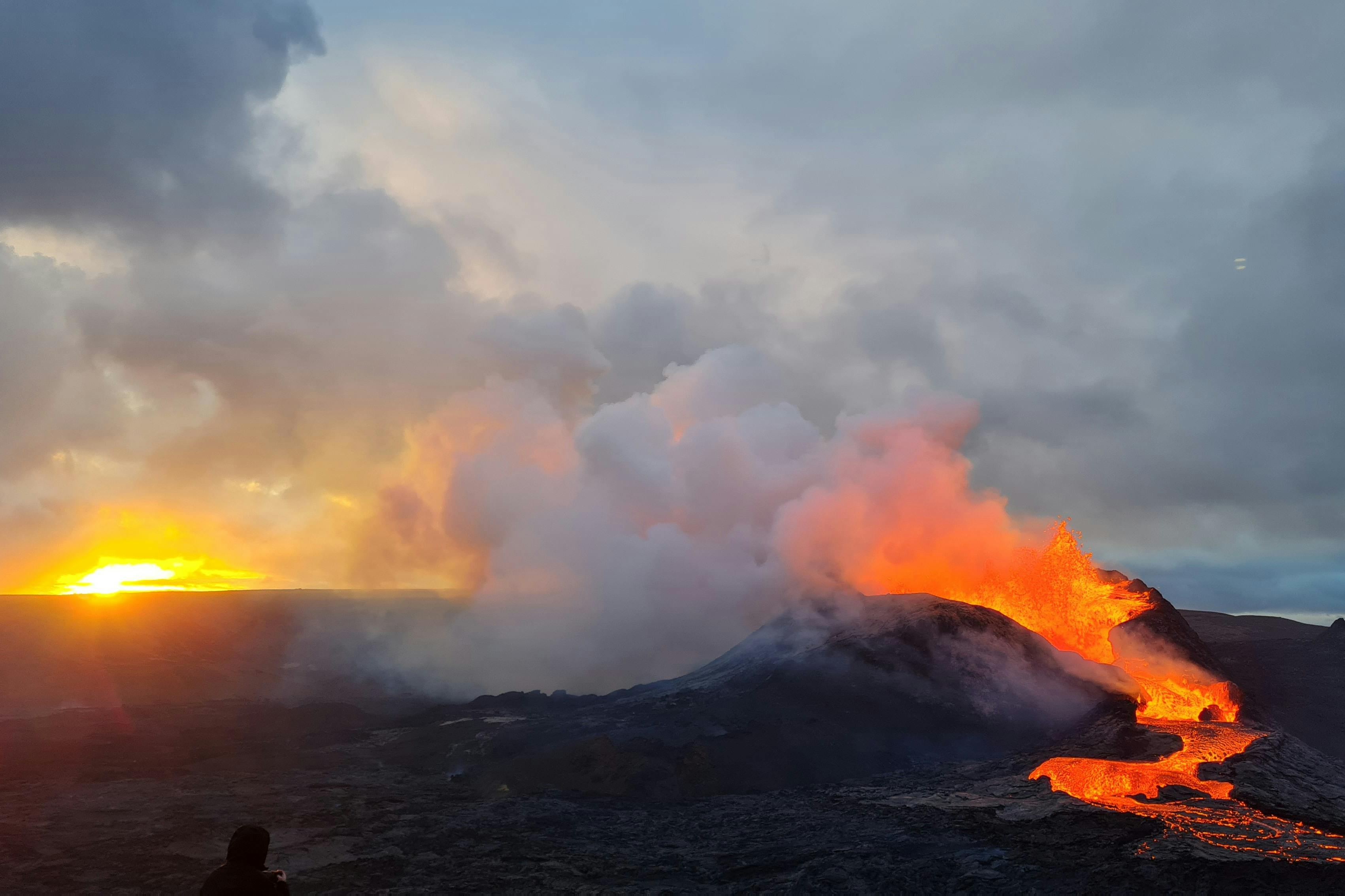Litla Hrút Volcano: Hiking Tour from Reykjavik - Photo 1 of 11
