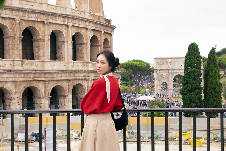 30-minute photo session outside the Colosseum - Photo 1 of 15