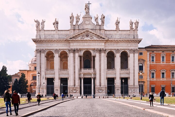 2h30 Tour of Rome Cathedral and Holy Stairs - Photo 1 of 6