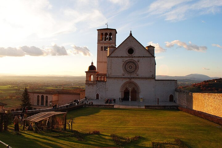 UrbExcursions Assisi ShorExcursion Lunch&WineTasting Included from Civitavecchia Cruise Port|
