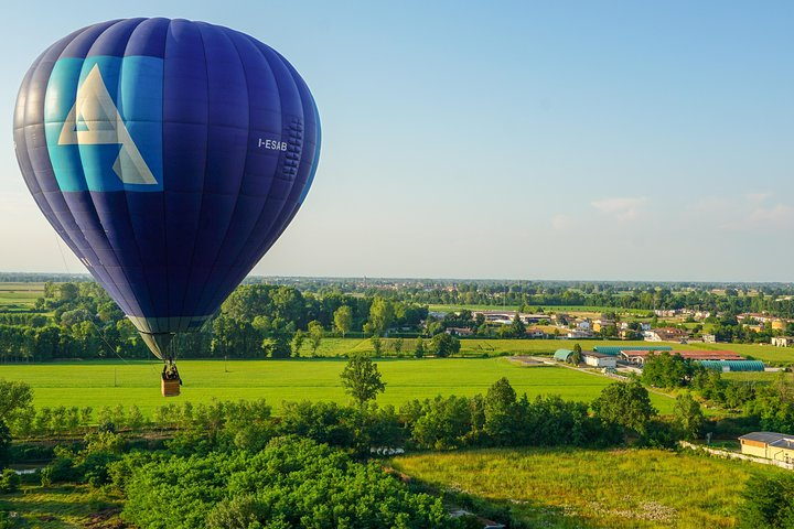 Hot air balloon flight to Mondovì - Photo 1 of 4