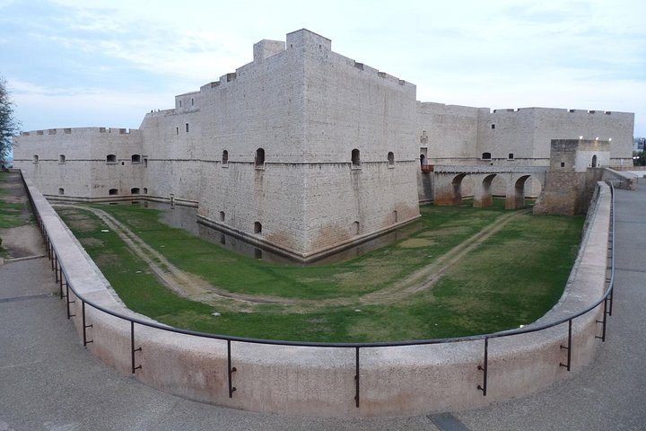 Barletta Walking Tour: the town of Challenge - Photo 1 of 19
