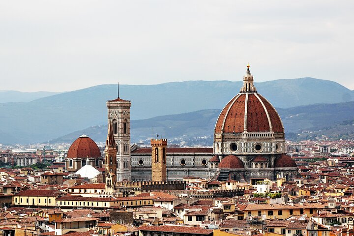 Experience the essence of Florence as you explore its iconic landmarks culminating in the renowned Galleria degli Uffizi a treasure trove of masterpieces from legendary artists.