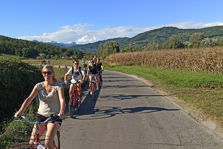Biking through the Lucca countryside.
