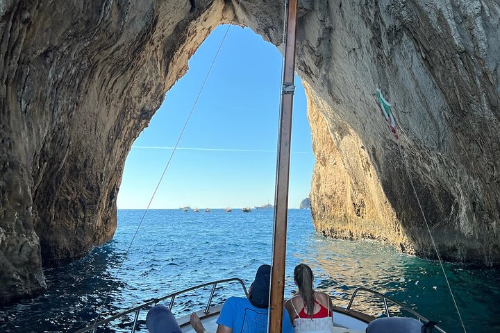 Boat tour of Capri - Photo 1 of 25
