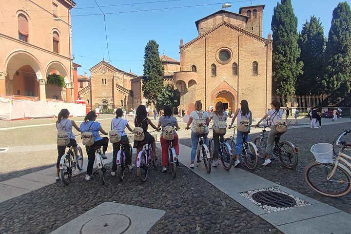 Bologna Classic Guide Bike Tour  - Photo 1 of 2