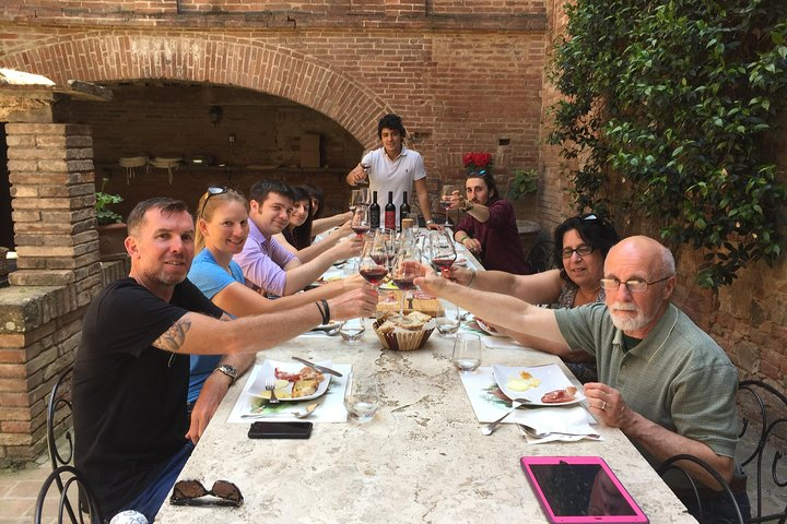 Brunello wine tour De Gustibus