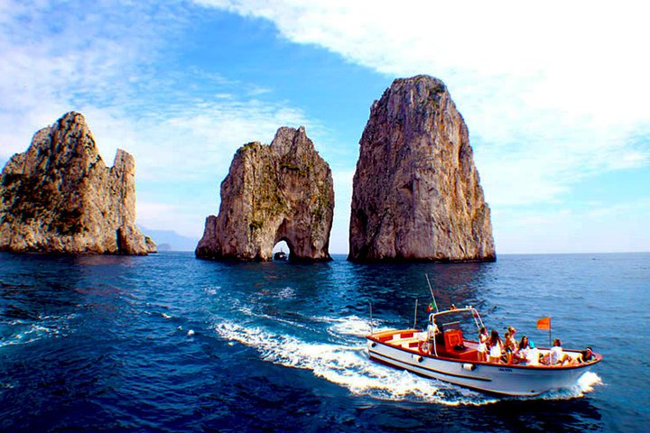 CAPRI - DIY Day Trip Package - BoatTour, BlueGrotto,Bus&Lunch - Photo 1 of 10