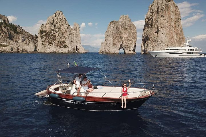 Capri excursion in a private boat - Photo 1 of 20