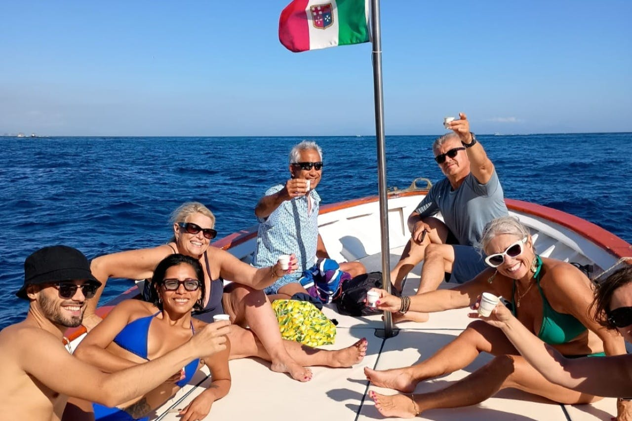 Capri: Small Group Boat Tour + Snacks & Drinks - Photo 1 of 6