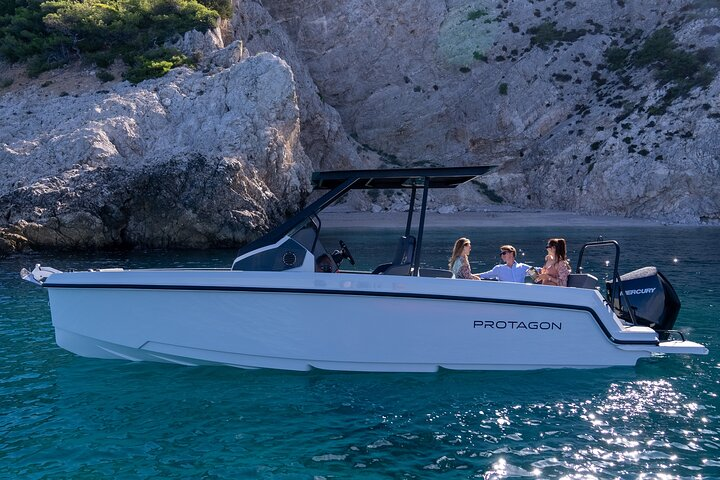 Capri Private Tour from Positano - Motorboat 28ft - Photo 1 of 13