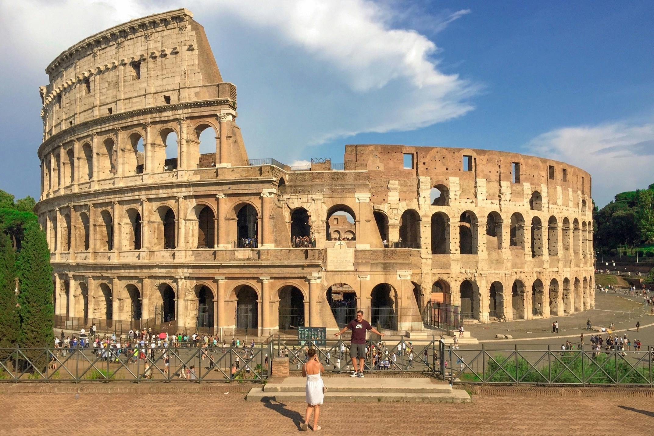 Colosseum & Roman Forum + Express Guided Tour - Photo 1 of 4