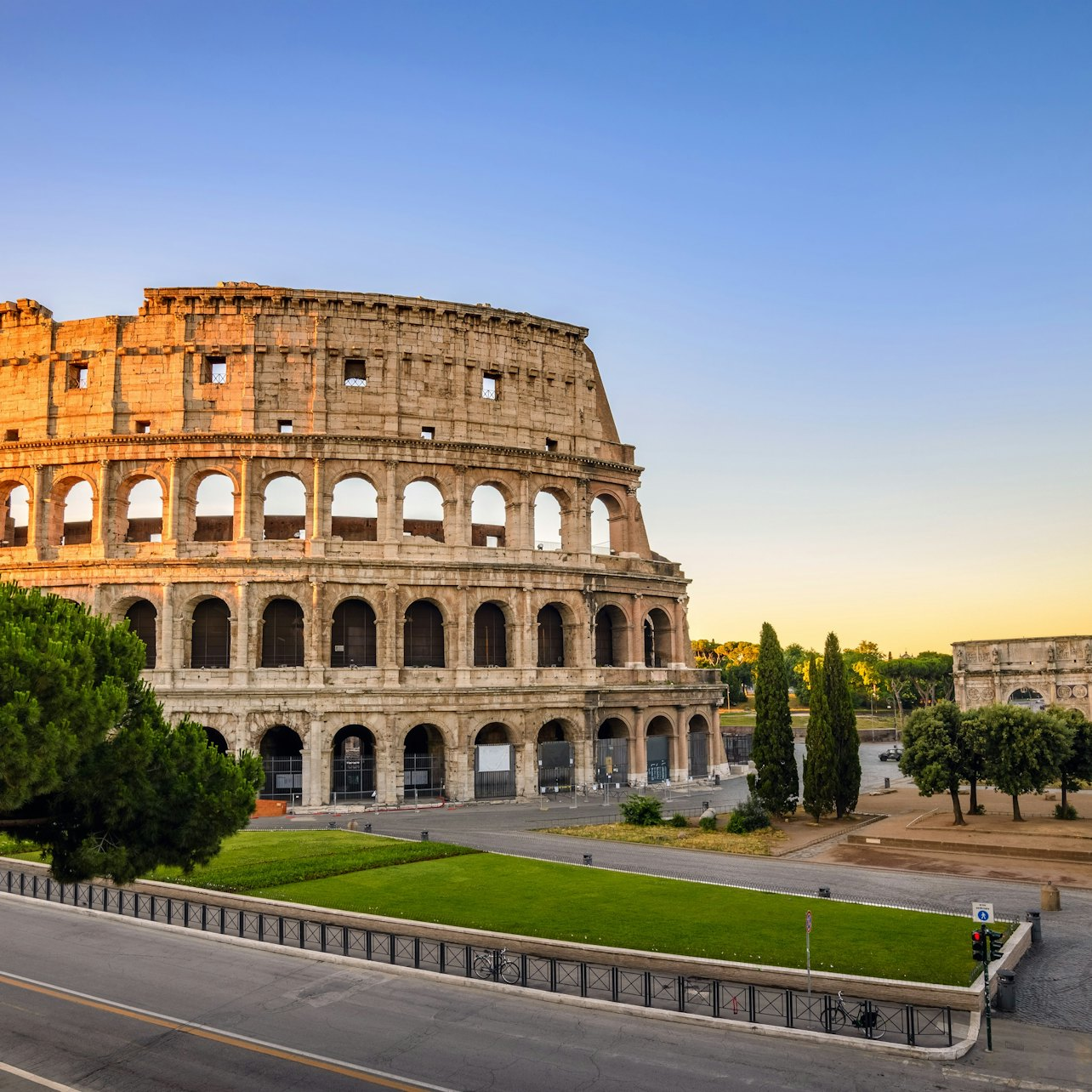 Colosseum & Mamertine Prison + Small Group Guided Tour - Photo 1 of 11