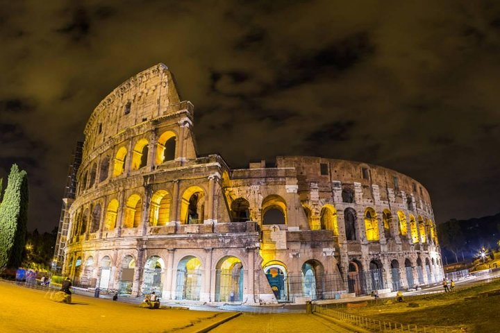 Colosseum Under the Moon, Night Tour of Colosseum - Photo 1 of 6