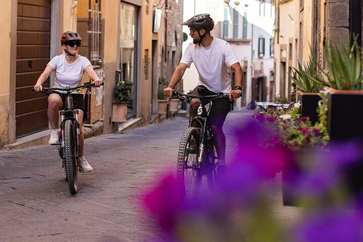Cortona - Easy guided eBike tour around the Etruscan City. - Photo 1 of 11
