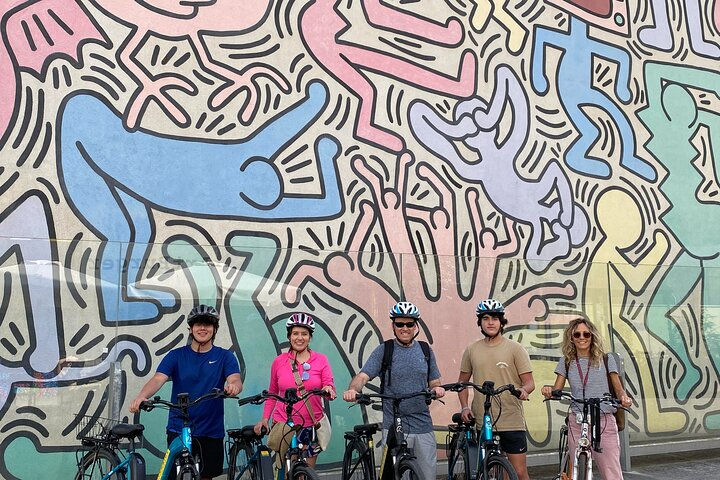 Must see - Mural 'Tuttomondo' by Keith Haring (1989)