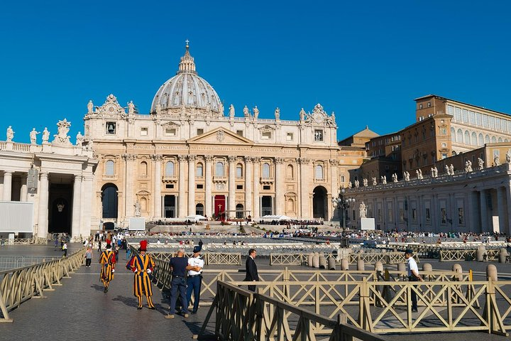 Delivery of access tickets for Papal audience in Saint Peter's Square - Photo 1 of 6
