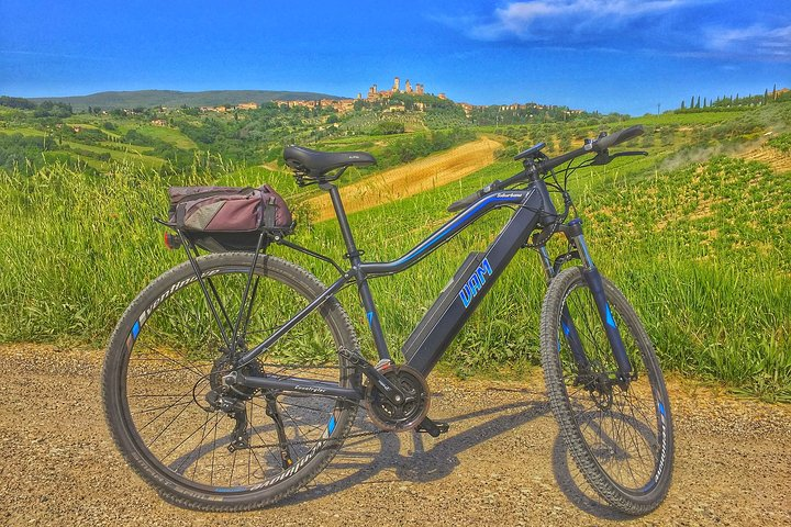 Discover the Via Francigena and San Gimignano on an E-Bike in