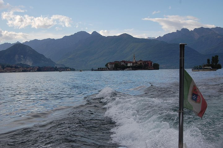 A private cruise by taxi boat - Lake Maggiore