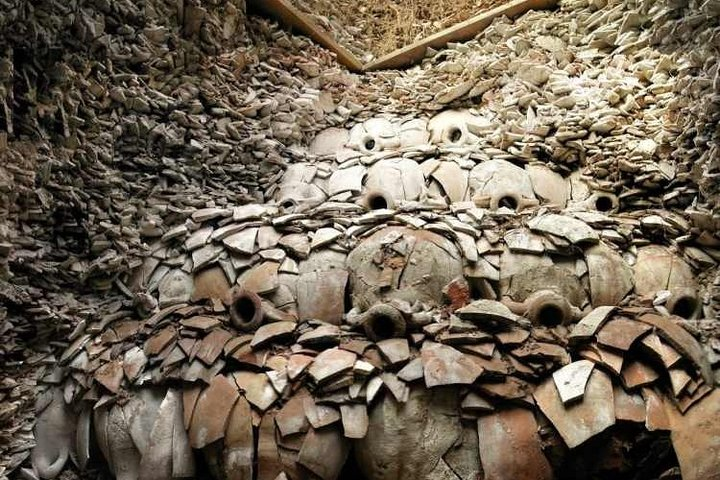 Discovering the Monte dei Cocci in Rome - Photo 1 of 3