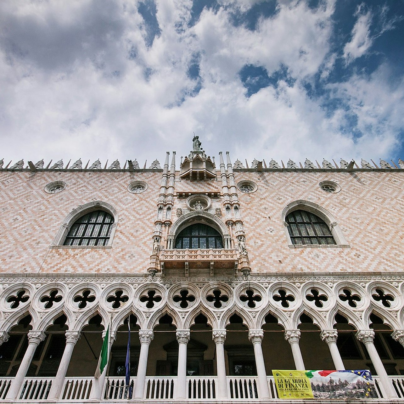 Doge’s Palace & St. Mark’s Basilica: Guided Tour With Pala D’Oro Access - Photo 1 of 7