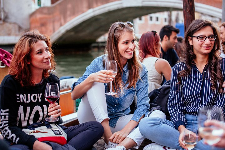 The Ultimate Aperitivo Wine & Bites Private Tour in Venice