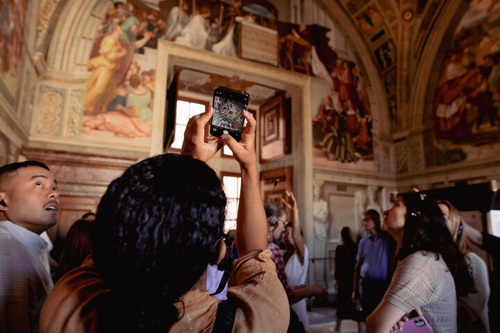 Early Morning Vatican: Small Group Tour Max 6 People or Private