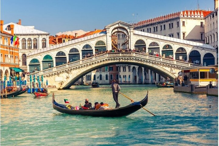Enchanting Venice: City Walk & Majestic Gondola Ride + Ebook - Photo 1 of 25