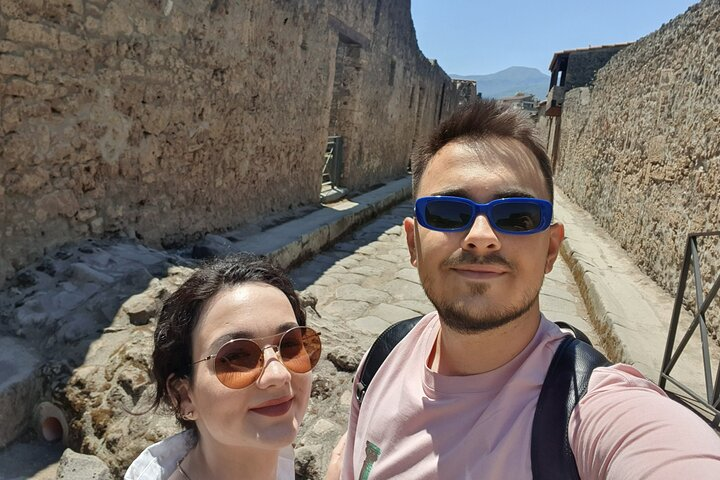 Pompeii Quest: Escape the Eruption of Vesuvius - Photo 1 of 11