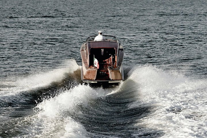 Private Transfer with deluxe boat from Venice Airport to Venice  - Photo 1 of 3