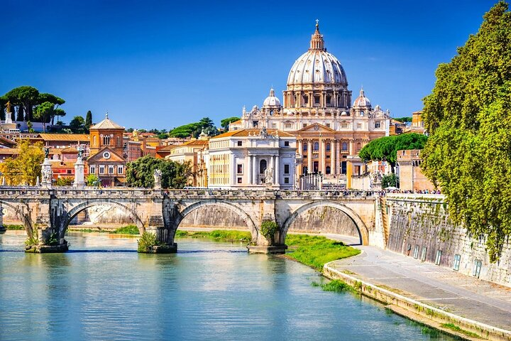 Explore highlights of enchanting Rome on a private shore sightseeing tour - Photo 1 of 12