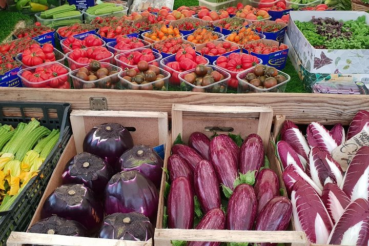 Farmers' Market Fresh Produce