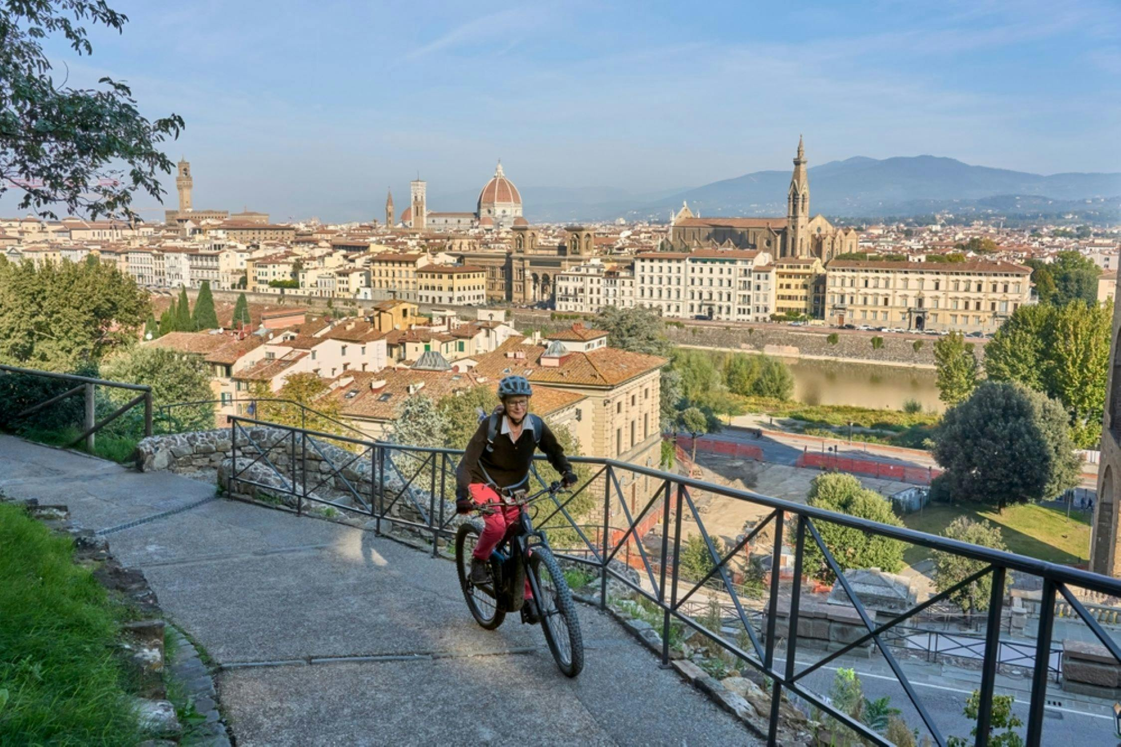 Florence: Guided E-bike Tour + Piazzale Michelangelo Visit + Surprise Tasting - Photo 1 of 5