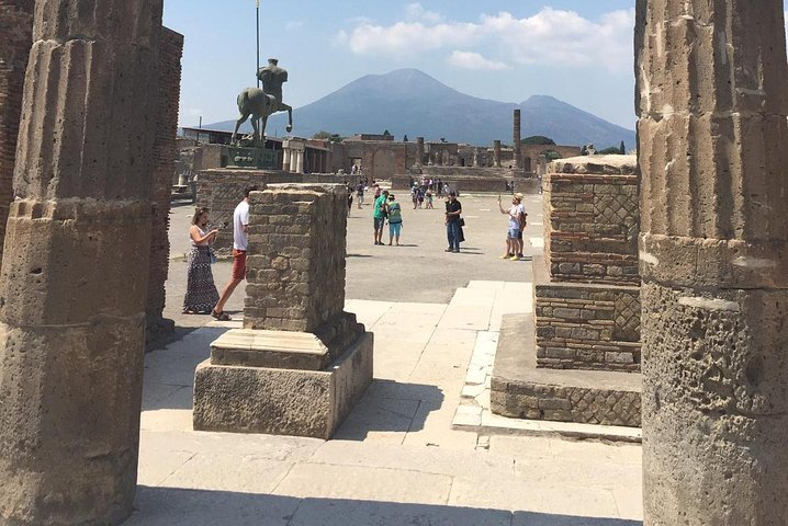 Pompeii ruins
