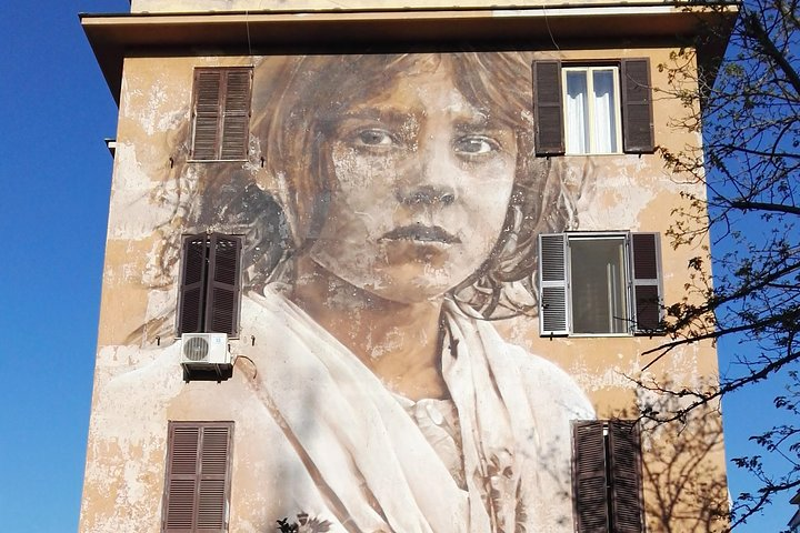 Graffiti art tour in Rome - Photo 1 of 4