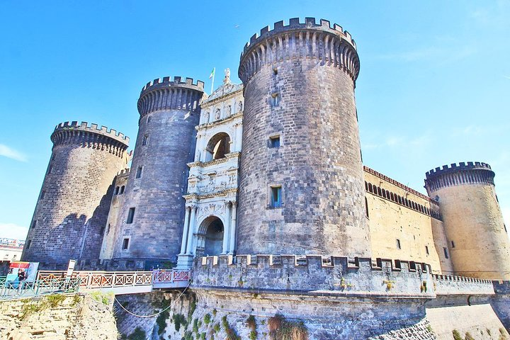 Castel Nuovo (New Castle)