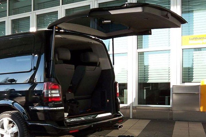 Half day private car or van with driver at disposal in Rome - Photo 1 of 6