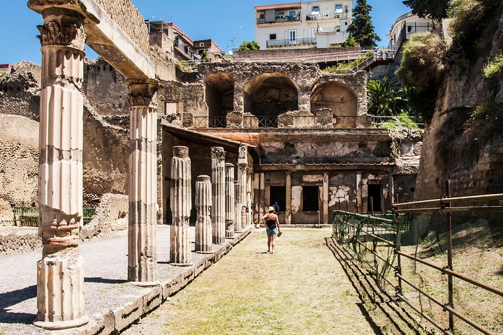 Herculaneum main square