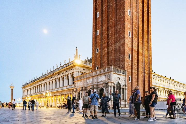 Venice by Night: Highlights & Hidden Gems Tour - Photo 1 of 7
