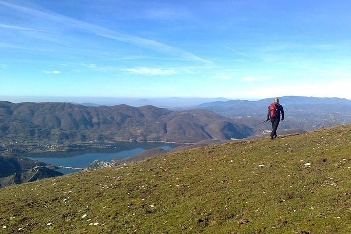 Hike Lake Castle and Good Food! - Photo 1 of 19