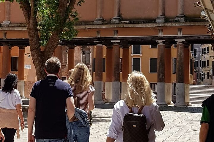 Venice: Commissario Brunetti Walking Tour for Donna Leon Fans - Photo 1 of 13